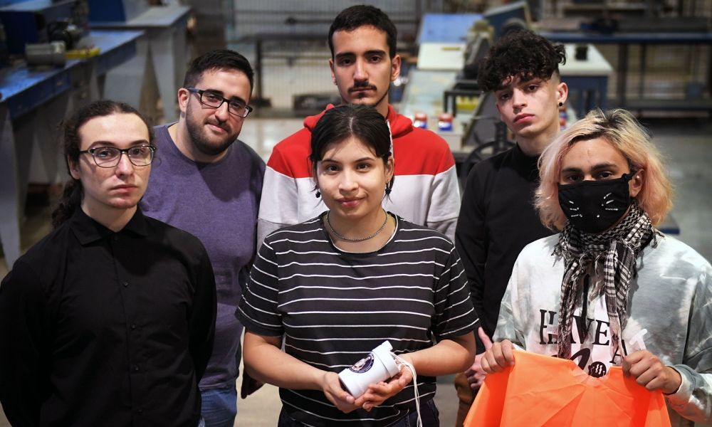 Estudiantes de varias provincias, lanzan satélites de la competencia Cansat Argentina. Estudiantes de varias provincias, lanzan satélites de la competencia Cansat Argentina.