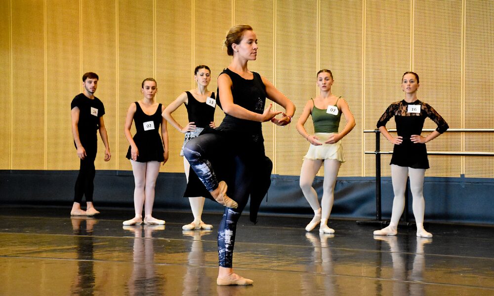 Desde el Teatro Bicentenario se continúa apostando por la excelencia artística. Desde el Teatro Bicentenario se continúa apostando por la excelencia artística.