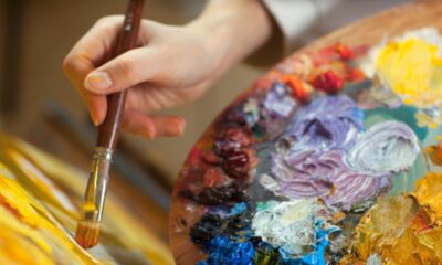 Dos artistas bonaerenses exponen por primera vez en San Juan sus obras de arte.