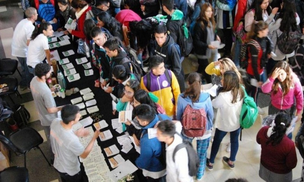 Comenzará la Feria Educativa en los departamentos alejados sanjuaninos. Comenzará la Feria Educativa en los departamentos alejados sanjuaninos.