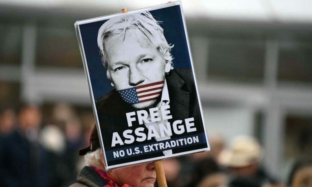 Cinco grandes diarios pidieron el fin de las acciones judiciales contra Assange. Cinco grandes diarios pidieron el fin de las acciones judiciales contra Assange.