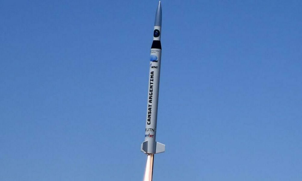 Lanzaron con éxito los satélites hechos por los alumnos en el concurso Cansat 2022. Lanzaron con éxito los satélites hechos por los alumnos en el concurso Cansat 2022.