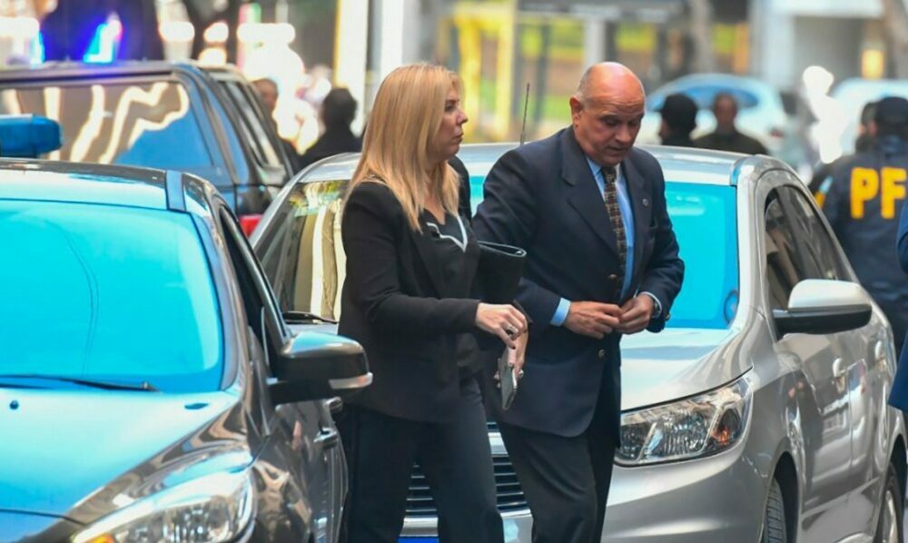 Confirmaron a la jueza Capuchetti, pero le ordenan avanzar en la pista Milman. Confirmaron a la jueza Capuchetti, pero le ordenan avanzar en la pista Milman.