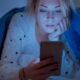 La adicción al celular puede reducir la productividad.