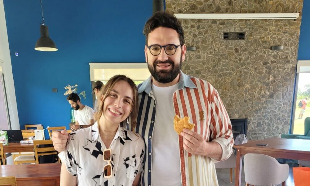 Damián Betular sigue recorriendo San Juan y probó las tradicionales semitas de Zonda. Damián Betular sigue recorriendo San Juan y probó las tradicionales semitas de Zonda.