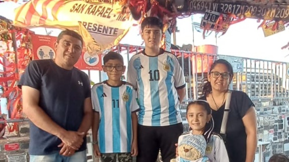 La Difunta Correa continúa siendo uno de los lugares más visitados tras la victoria de la Scaloneta. La Difunta Correa continúa siendo uno de los lugares más visitados tras la victoria de la Scaloneta.