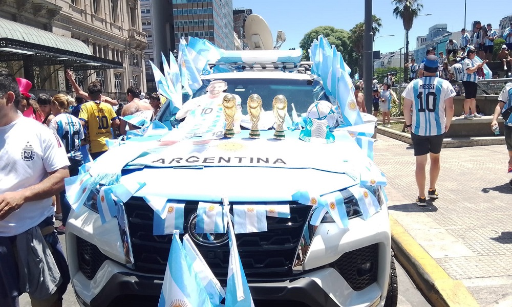 EN VIVO: La caravana de la Selección Argentina. Fotos y videos. EN VIVO: La caravana de la Selección Argentina. Fotos y videos.