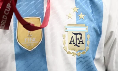 Salió a la venta la nueva camiseta de la Selección con las tres estrellas y se agotó enseguida.