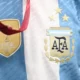 Salió a la venta la nueva camiseta de la Selección con las tres estrellas y se agotó enseguida.