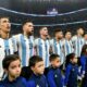 La selección cantó el himno nacional que abrió transmisiones de radio y tv este domingo.