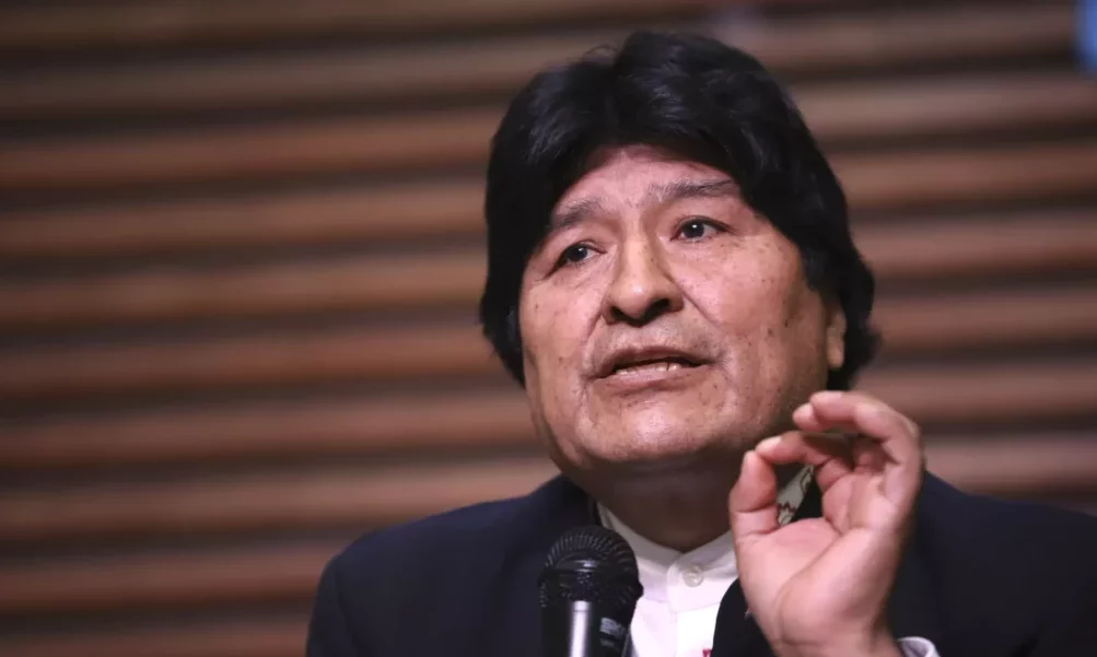 Migraciones de Perú impide ingreso de Evo Morales por amenazar el orden interno. Migraciones de Perú impide ingreso de Evo Morales por amenazar el orden interno.