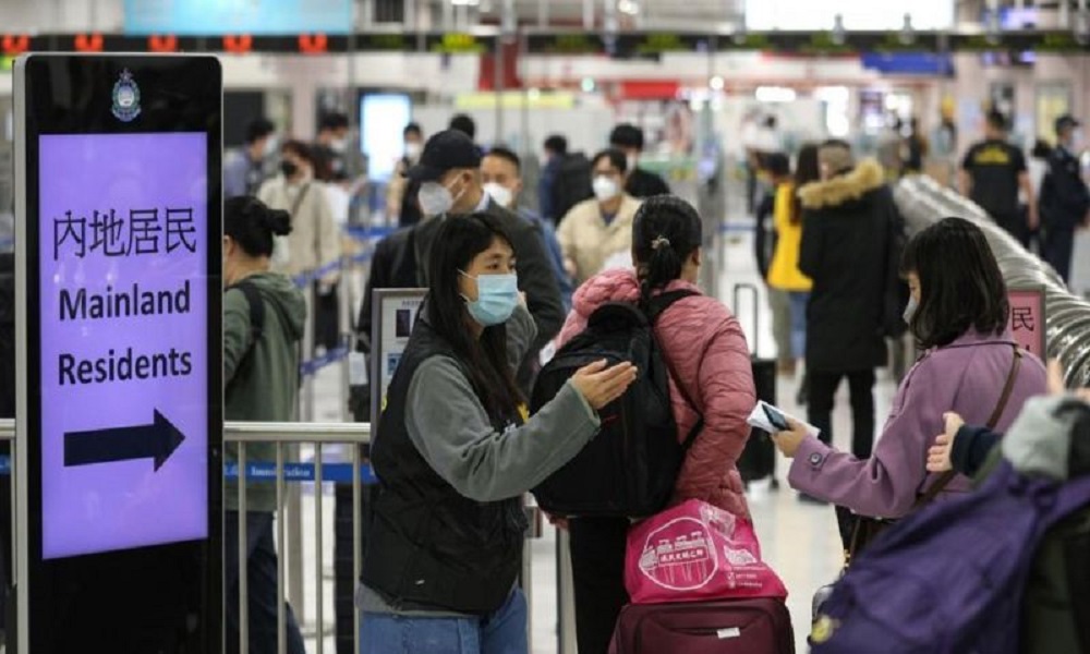 Tras años de cierre por el coronavirus, China reabre sus fronteras a los viajeros internacionales. Tras años de cierre por el coronavirus, China reabre sus fronteras a los viajeros internacionales.
