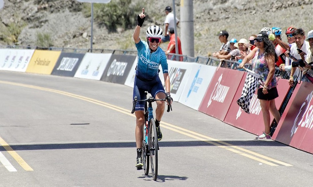 Los ganadores de la primera etapa de la Vuelta Femenina y Junior. Los ganadores de la primera etapa de la Vuelta Femenina y Junior.