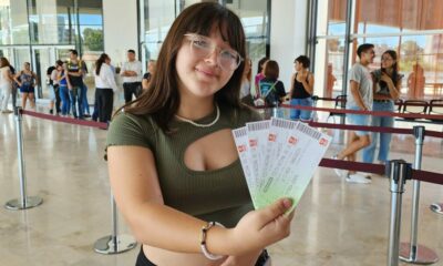 Alegría plena para fanáticos de Camilo que consiguieron su entrada para verlo en la FNS.
