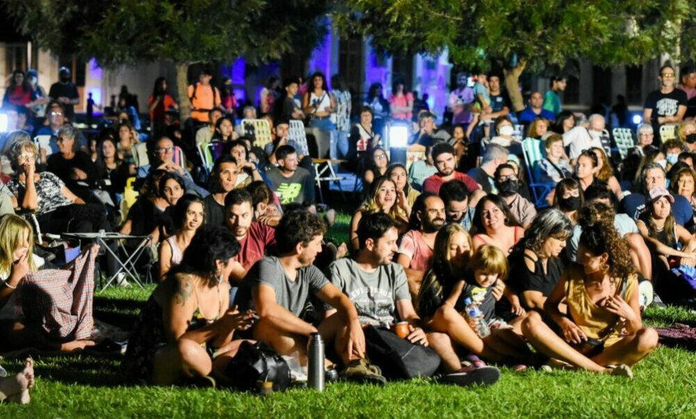 Vuelve el exitoso ciclo de «Música en los jardines del TB». Vuelve el exitoso ciclo de «Música en los jardines del TB».
