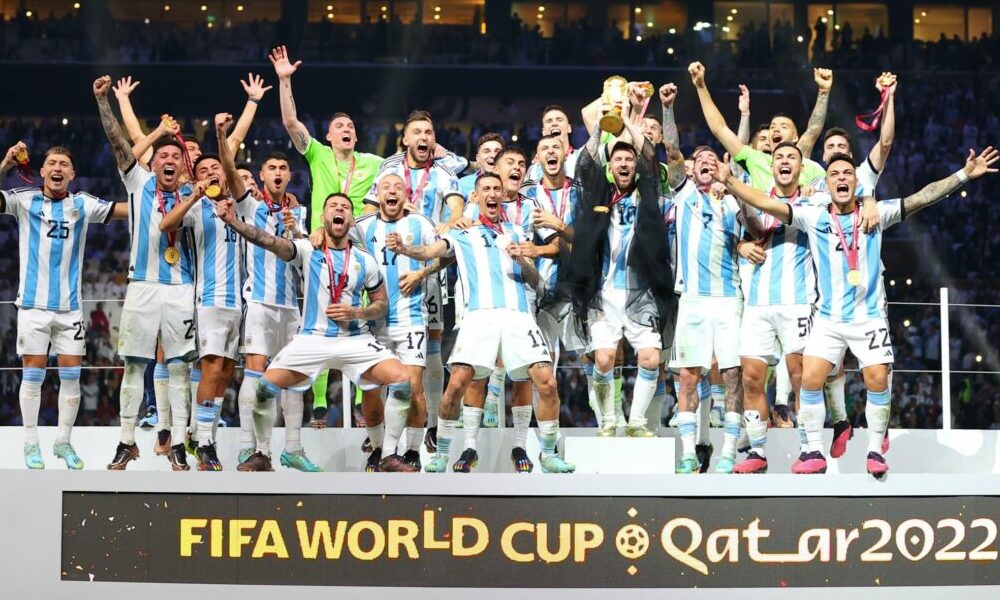 El emotivo mensaje de Messi a un mes del Mundial: «Qué hermosa locura vivimos». El emotivo mensaje de Messi a un mes del Mundial: «Qué hermosa locura vivimos».