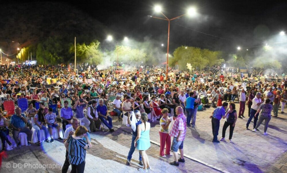 Vuelven las multitudinarias Peñas de la Familia en San Martín. Vuelven las multitudinarias Peñas de la Familia en San Martín.