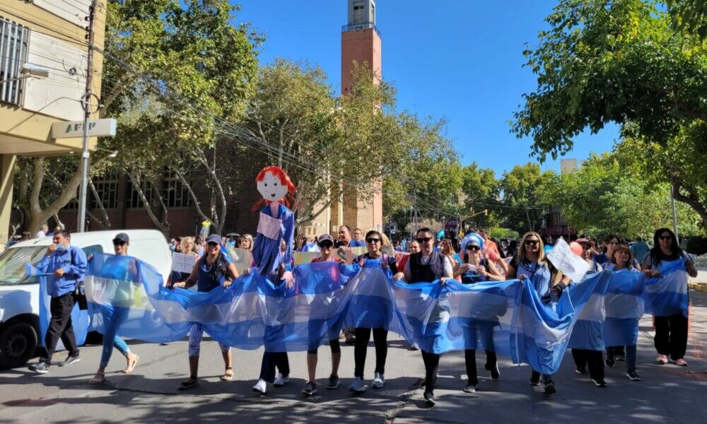 Los docentes autoconvocados anunciaron un paro para este miércoles. Los docentes autoconvocados anunciaron un paro para este miércoles.