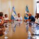 Representantes de empresas de taxis, remís y la Asociación de Mujeres Taxistas se reunieron con el gobernador.