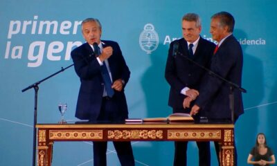 El Presidente le tomó juramento a Agustín Rossi como nuevo jefe de Gabinete.