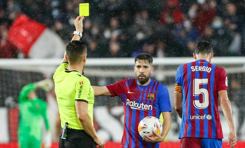 Escándalo de pagos del FC Barcelona a un vicepresidente del Comité de Árbitros. Escándalo de pagos del FC Barcelona a un vicepresidente del Comité de Árbitros.