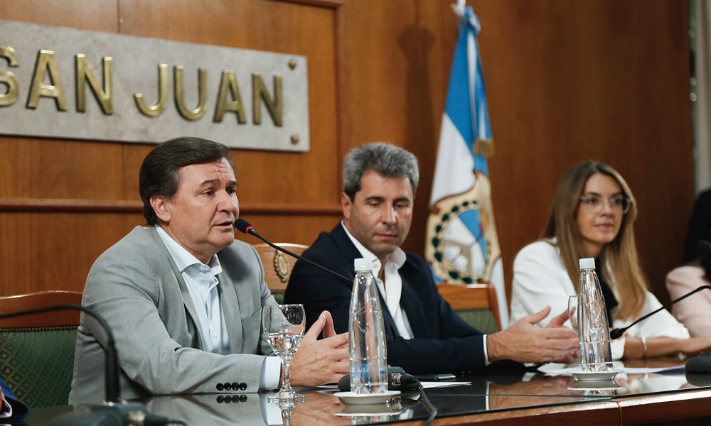 Hensel realizó fuertes declaraciones contra la oposición en un acto de gobierno. Hensel realizó fuertes declaraciones contra la oposición en un acto de gobierno.