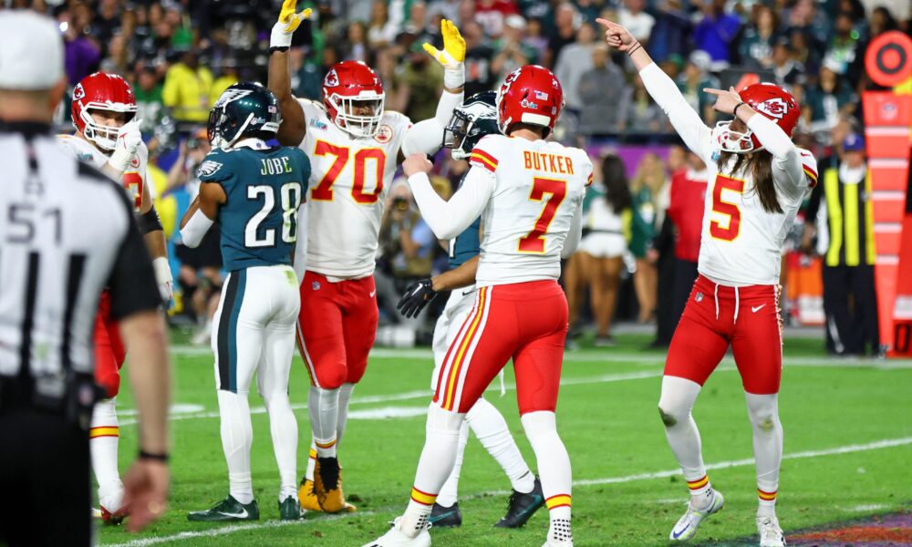 Kansas City Chiefs venció a Philadelphia Eagles y se coronó campeón del Super Bowl 2023. Kansas City Chiefs venció a Philadelphia Eagles y se coronó campeón del Super Bowl 2023.