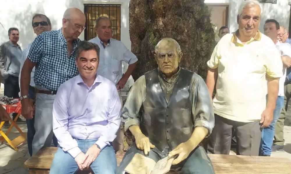 Con el lanzamiento de Arancibia se confirma una tercera candidatura a gobernador del frente opositor. Con el lanzamiento de Arancibia se confirma una tercera candidatura a gobernador del frente opositor.