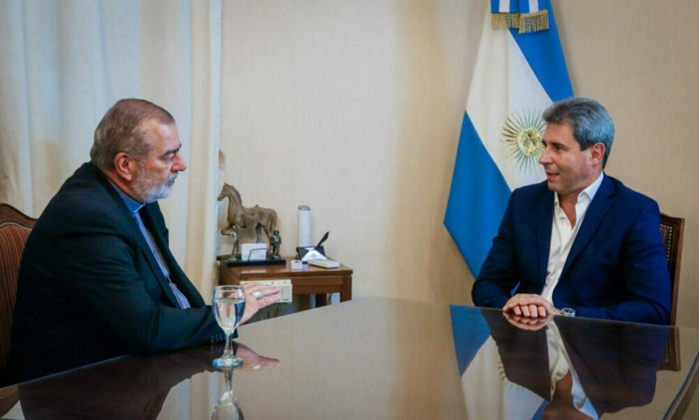 El obispo Carlos María Domínguez se despidió del gobernador Sergio Uñac. El obispo Carlos María Domínguez se despidió del gobernador Sergio Uñac.