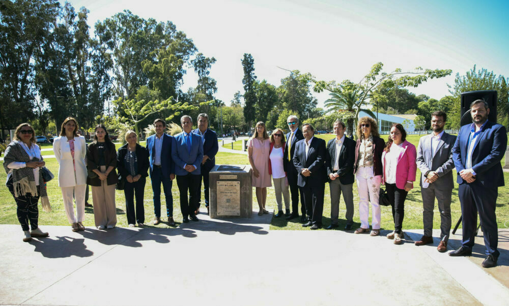 Inauguran obra en homenaje a reconocido educador polaco víctima del holocausto. Inauguran obra en homenaje a reconocido educador polaco víctima del holocausto.