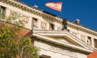 «Wiski», «jol» y «jáquer», las nuevas recomendaciones de escritura de la RAE.
