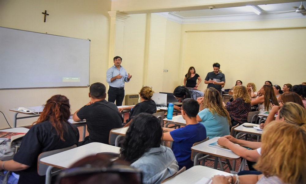 Inició el curso para cuidadores domiciliarios y acompañantes terapéuticos dictado por Desarrollo Humano. Inició el curso para cuidadores domiciliarios y acompañantes terapéuticos dictado por Desarrollo Humano.
