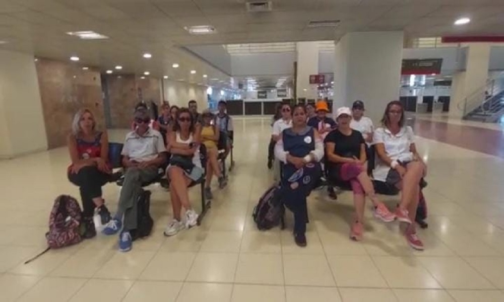 Nuevamente autoconvocados ingresaron al Centro Cívico y pidieron hablar con la ministra. Nuevamente autoconvocados ingresaron al Centro Cívico y pidieron hablar con la ministra.