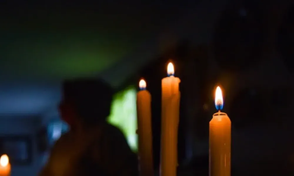Más de 10 días sin luz: Denunciaron penalmente a las autoridades de Edesur. Más de 10 días sin luz: Denunciaron penalmente a las autoridades de Edesur.