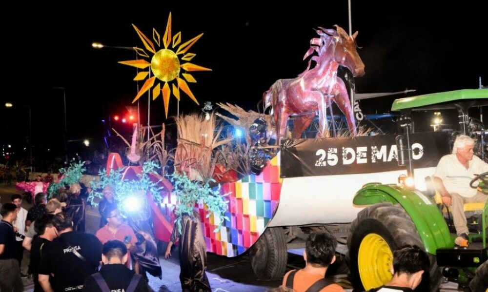 Carrusel del Sol: El carruaje de 25 de Mayo fue el más votado y ganó el primer premio. Carrusel del Sol: El carruaje de 25 de Mayo fue el más votado y ganó el primer premio.