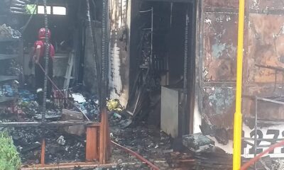 Se incendió un mercado en Santa Lucía y hubo pérdidas totales.