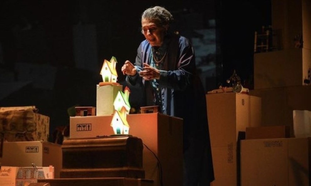 “Todavía no”, la conmovedora propuesta de teatro expandido que llega al TB desde Santa Fe. “Todavía no”, la conmovedora propuesta de teatro expandido que llega al TB desde Santa Fe.