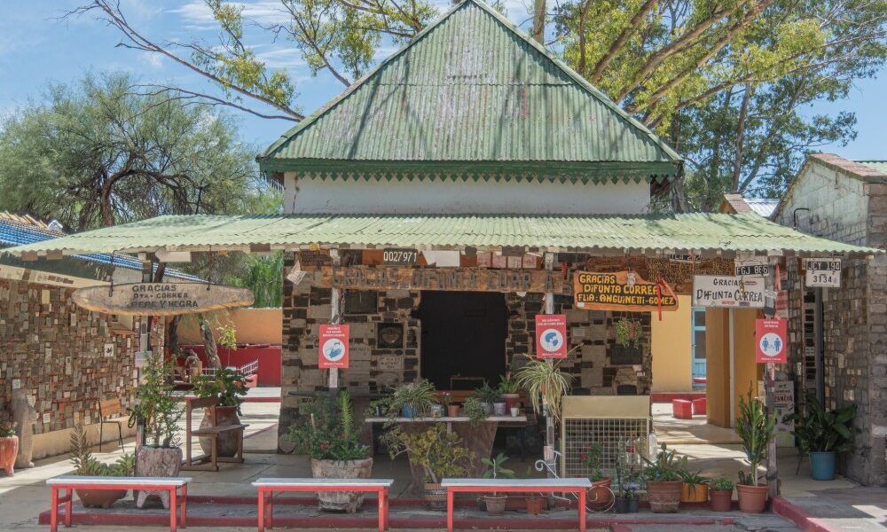Descubrí los atractivos del paraje Difunta Correa durante el fin de semana largo. Descubrí los atractivos del paraje Difunta Correa durante el fin de semana largo.