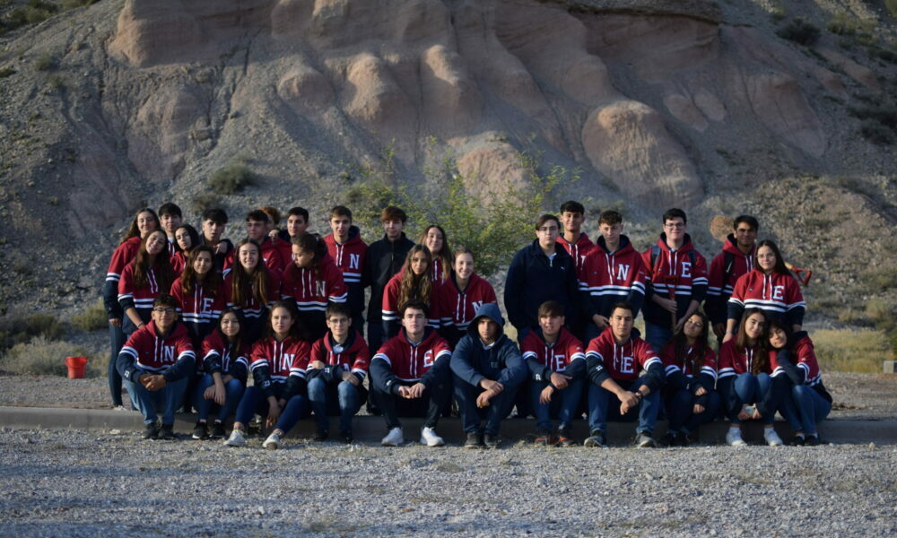 Alumnos del Colegio Integral plantaron árboles en Anchipurac. Alumnos del Colegio Integral plantaron árboles en Anchipurac.