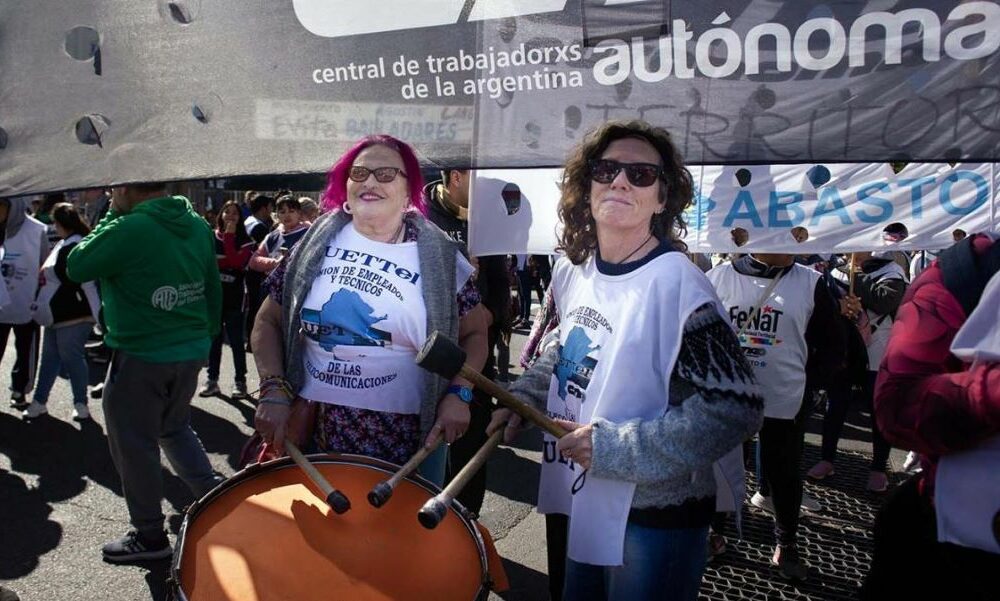 Gremialistas bregaron por la unidad y repudiaron la especulación con el dólar. Gremialistas bregaron por la unidad y repudiaron la especulación con el dólar.