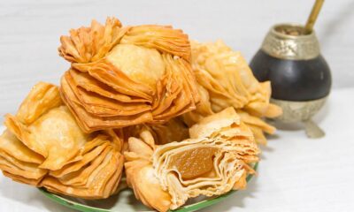 Esta es la receta fácil de pastelitos fritos para hacer con membrillo sanjuanino.