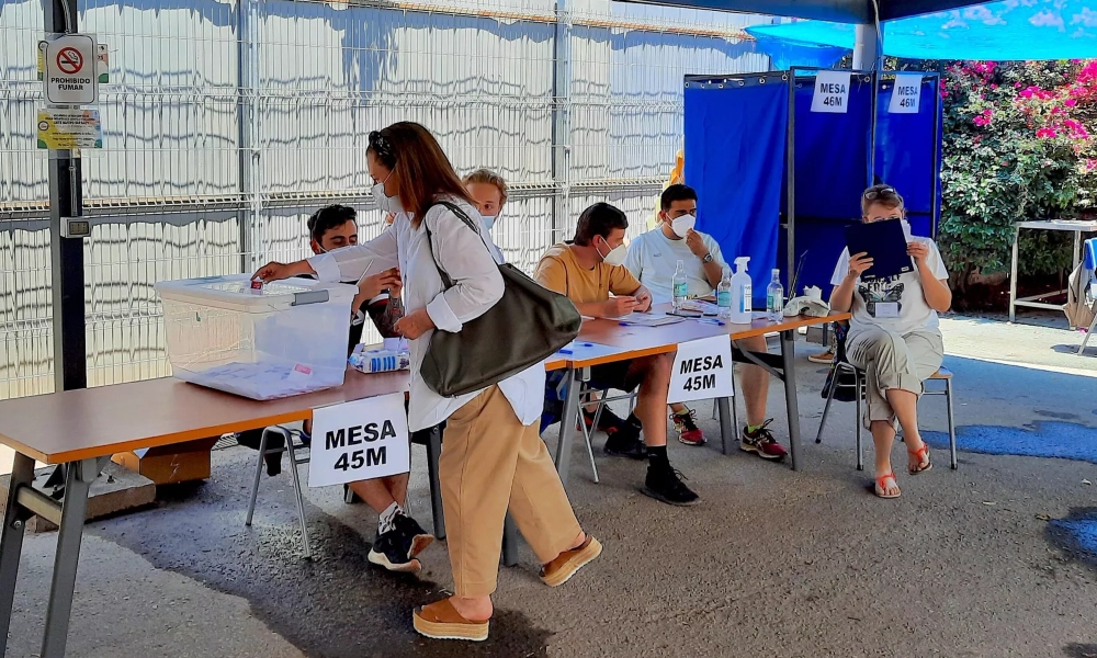 Chile vota para elección de miembros del Consejo Constitucional. Chile vota para elección de miembros del Consejo Constitucional.