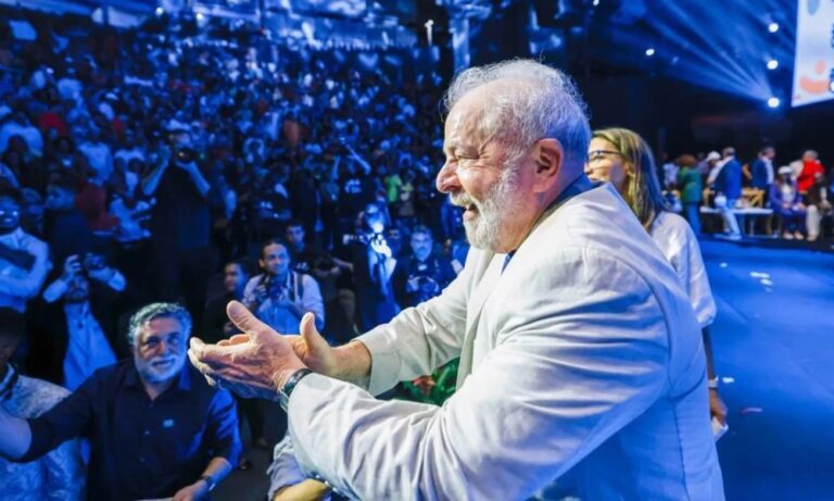 Lula: “Sueño con una moneda común de los BRICS para poder independizarnos del dólar”. Lula: “Sueño con una moneda común de los BRICS para poder independizarnos del dólar”.