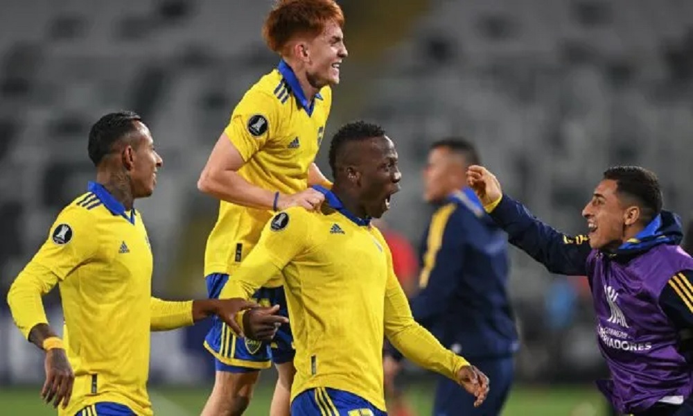 Boca pisó fuerte en Chile, le ganó a Colo Colo y llega entonado al Superclásico. Boca pisó fuerte en Chile, le ganó a Colo Colo y llega entonado al Superclásico.