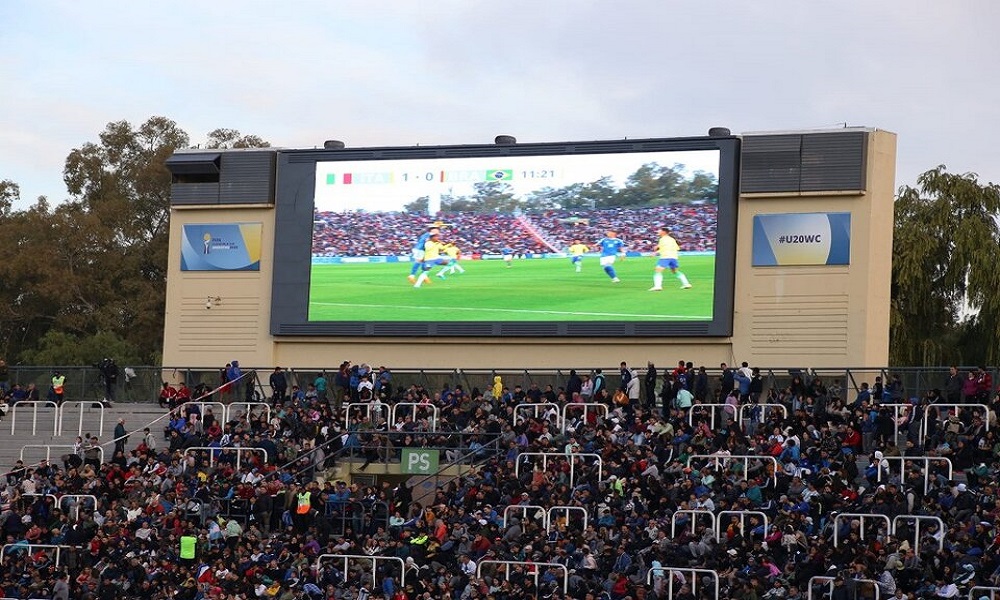 Escándalo en el Mundial Sub 20: taparon el símbolo de las Islas en el Estadio Malvinas Argentinas de Mendoza. Escándalo en el Mundial Sub 20: taparon el símbolo de las Islas en el Estadio Malvinas Argentinas de Mendoza.
