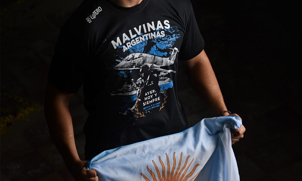 Al Estadio del Bicentenario se podrá entrar con banderas de Malvinas, luego del pedido de Uñac y AFA. Al Estadio del Bicentenario se podrá entrar con banderas de Malvinas, luego del pedido de Uñac y AFA.