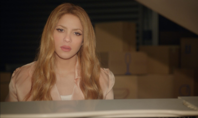 Shakira canta junto a su hijos en su nuevo video musical “Acróstico”.