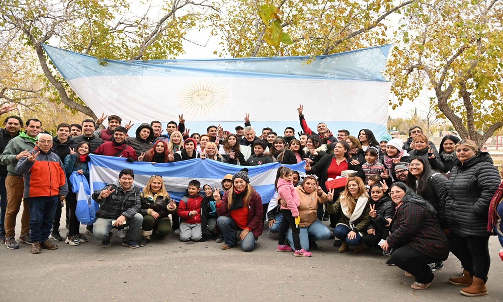 Gioja y Gramajo festejaron el Día de la Bandera en Rawson, Pocito y Santa Lucía. Gioja y Gramajo festejaron el Día de la Bandera en Rawson, Pocito y Santa Lucía.