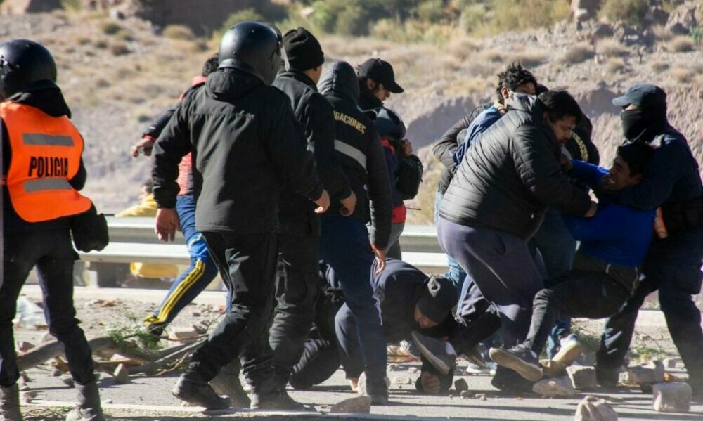 ATE anunció un paro nacional para pedir el “cese de la salvaje represión” en Jujuy. ATE anunció un paro nacional para pedir el “cese de la salvaje represión” en Jujuy.