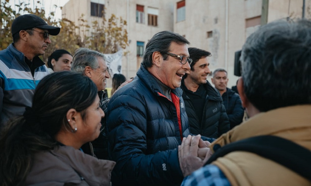 Rubén Uñac en Capital: se comprometió a fortalecer a los pequeños comerciantes. Rubén Uñac en Capital: se comprometió a fortalecer a los pequeños comerciantes.